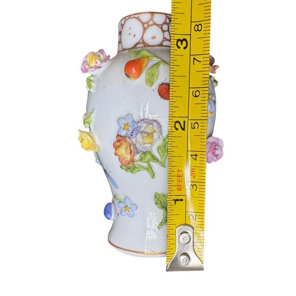 Victorian Meissen Small Vase Encrusted with Flowers and Inlayed Bug Paintings - Picture 6 of 6